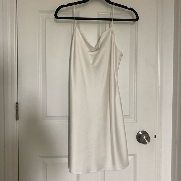 Alice + Olivia white silk dress - Picture 2 of 8